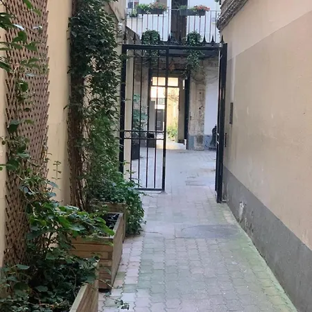 115 - Urban Vuitton Saint Denis Lägenhet