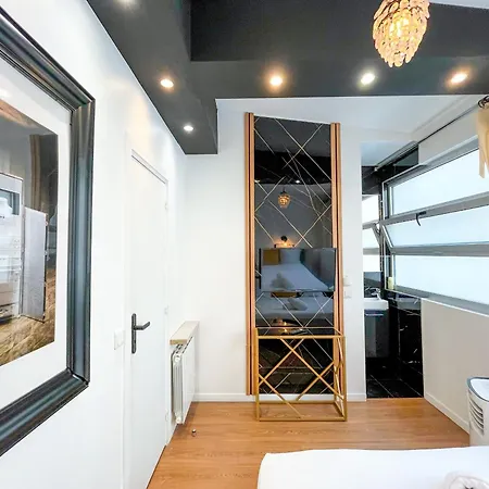 115 - Urban Louis Saint Denis * Paris