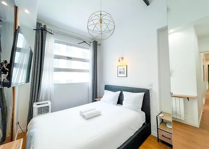 115 - Urban Louis Saint Denis شقة باريس